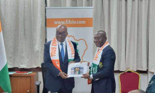 ‘‘Côte d’Ivoire-Comores’’ : le Président du CNSE a remis le plan d’actions de mobilisation à Idriss Diallo