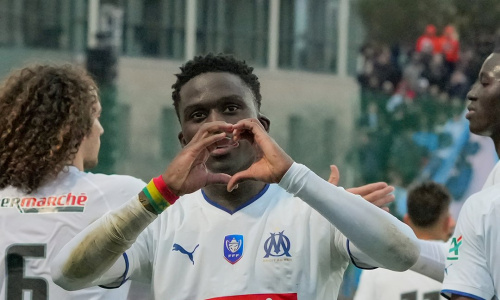 Coup de France : l’Olympique de Marseille se qualifie pour le tour suivant malgré le carton de Bailly
