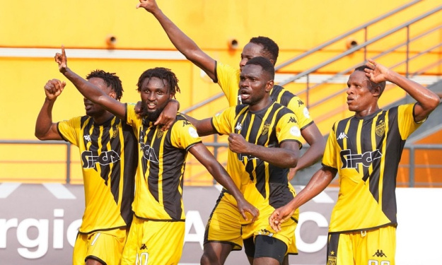 Coupe CAF (4è J) : Les Mimos calent au Félicia devant l’USM Alger et voient Jaraaf revenir