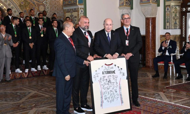 Coupe CAF : l’USM Alger honorée par le Président Algérien