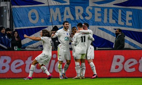 Coupe de France : l’Olympique de Marseille domine le PSG et se hisse en quarts