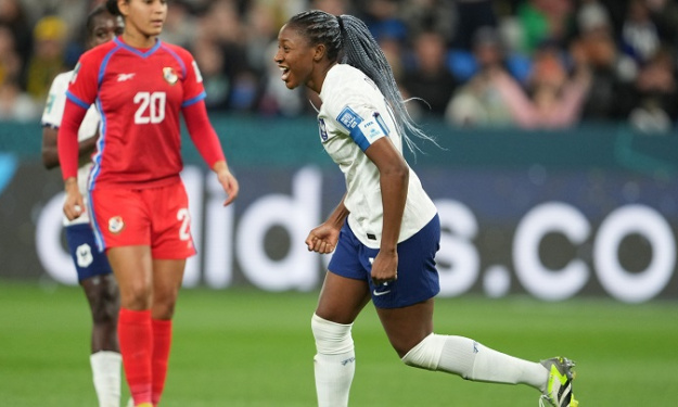 Coupe du monde Féminine : les Bleues écrasent le Panama avec un triplé de Diani et filent en 8ès, la Jamaïque sort le Brésil