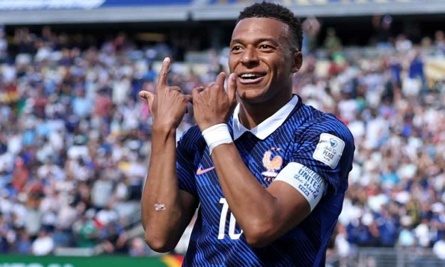 Coupe du Monde : grâce à un Kylian Mbappé recordman, la France domine le Sénégal