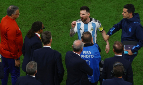Coupe du monde : Lionel Messi allume le sélectionneur des Pays-Bas et l’arbitre Mateu Lahoz