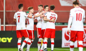 Coupe du monde : Robert Lewandowski et ses coéquipiers de la sélection Polonaise escortés par des avions de chasse