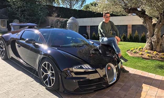 Cristiano Ronaldo et son nouveau bolide (2017)