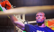 Critiqué suite à ses dernières performances, Oly la Machine répond