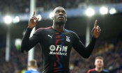 Crystal palace : Benteke prolonge son bail