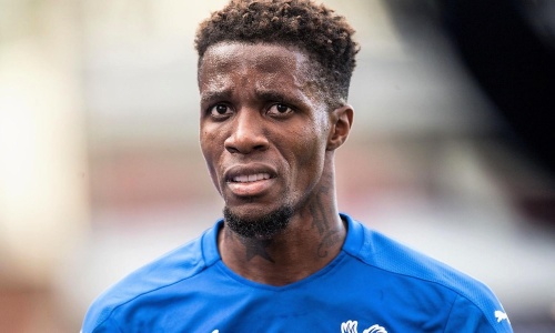 Crystal Palace : Le coronavirus s’attaque à Wilfried Zaha, son coach donne de ses nouvelles