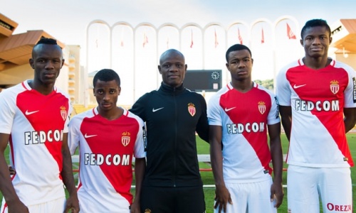 De retour d’Europe, un joueur formé au Racing Club fait de graves révélations sur son ancien Président