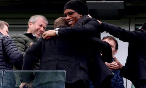 Didier Drogba retrouve Stamford Bridge dans la gaieté pour le derby londonien