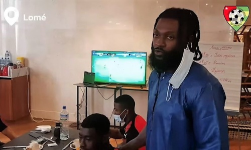 Dos au mur, les Eperviers du Togo reçoivent la visite d’Adebayor juste avant d'affronter l'Egypte