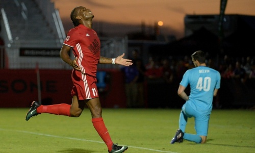 Drogba sauve le Phoenix sur coup franc dans les arrêts de jeu