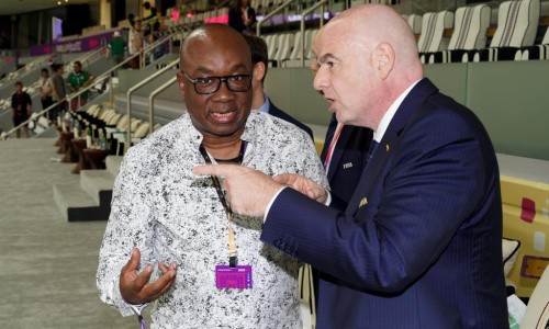 Echange entre Idriss Diallo et Gianni Infantino