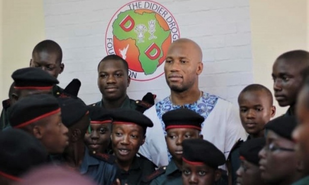 Education : Drogba fait un important don aux élèves de l’EMPT et de l'école primaire Notre Dame