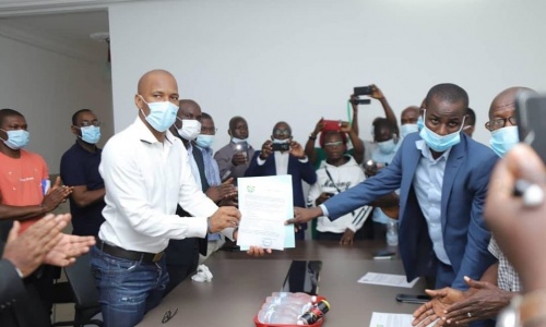 Election FIF : Drogba reçoit officiellement le parrainage des arbitres