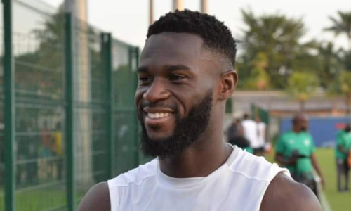 Eléphants / Bizutage : démonstration de danse d’Idrissa Doumbia et Jonathan Bamba