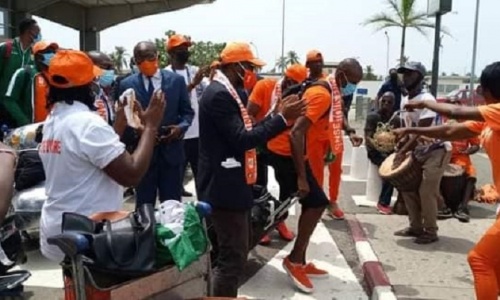 Elim. Afrobasket 2021 : Accueil triomphal pour les Eléphants à l'aéroport après leur qualification
