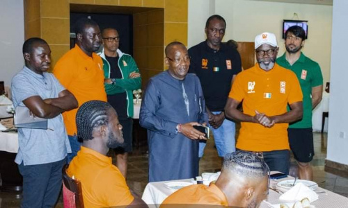 Elim. Mondial Basket 2023 : l’Ambassadeur de Côte d’Ivoire en Angola apporte son soutien aux Eléphants pour la 6è fenêtre