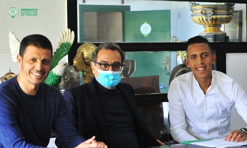 Elu meilleur joueur du CHAN, Sofiane Rahimi prolongé par son club