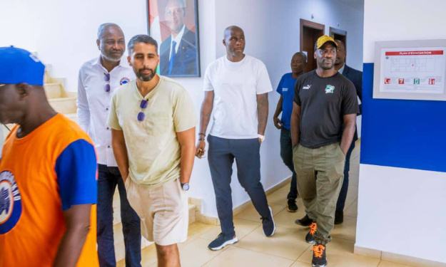 Emerse Faé et Guy Demel ont visité les locaux de Yamoussoukro FC