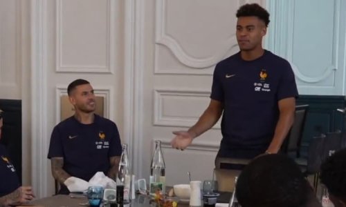 Equipe de France : Désiré Doué a célébré ses 20 ans avec ses coéquipiers