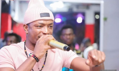 Esaïe l'Original a un message pour Serey Dié, Franck Kessié et ses maîtres d'arts martiaux