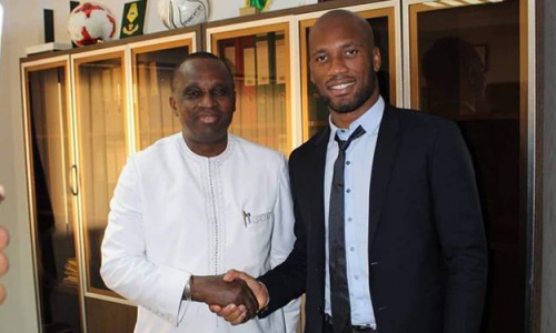 Feguifoot : Didier Drogba en visite de courtoisie chez le président Antonio Souaré