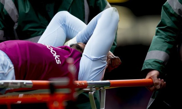 Fracture pour Jonathan Kodjia