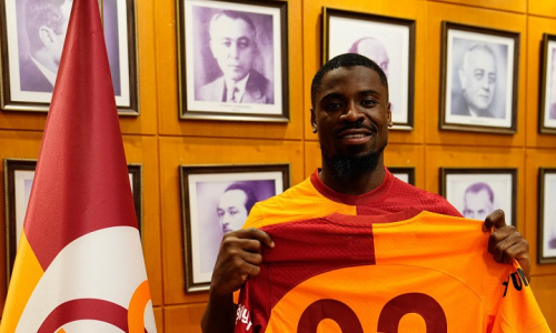 Galatasaray présente officiellement Serge Aurier