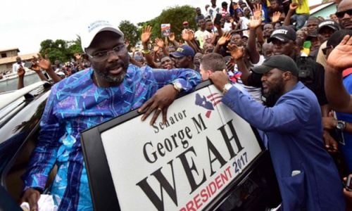 George Weah de nouveau dans la course à la présidence du Liberia