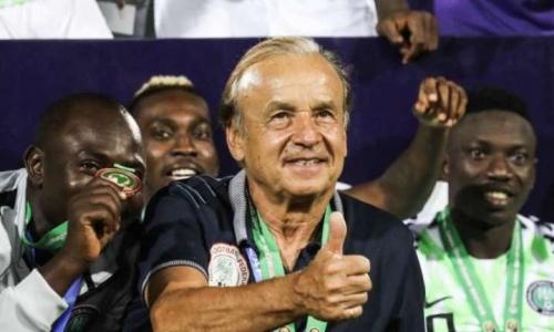 Gernot Rohr prolonge avec les Super Eagles