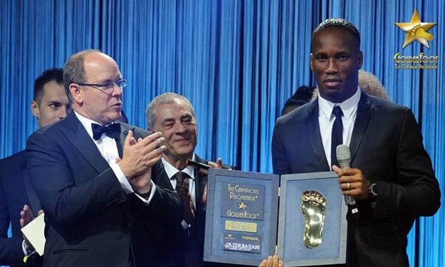 AFR - Didier Drogba remporte le Golden Foot