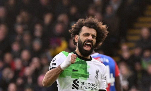 Grâce au 150è but de Salah en Premier League, Liverpool renverse Crystal Palace et prend la tête