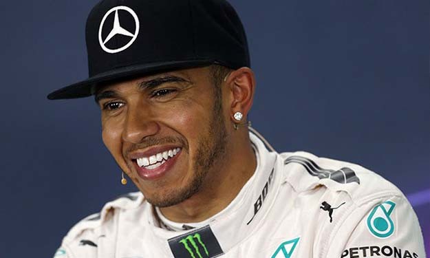 Grand Prix du Brésil  : Hamilton s'impose et met la pression sur Rosberg