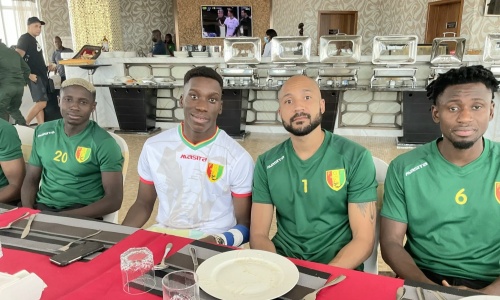 Guinée :  Ilaix Moriba se familiarise avec ses futurs coéquipiers et encadreurs de la sélection
