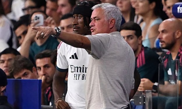 ‘‘Il doit avancer étape par étape’’ : José Mourinho appelle à la patience avec Yan Diomandé