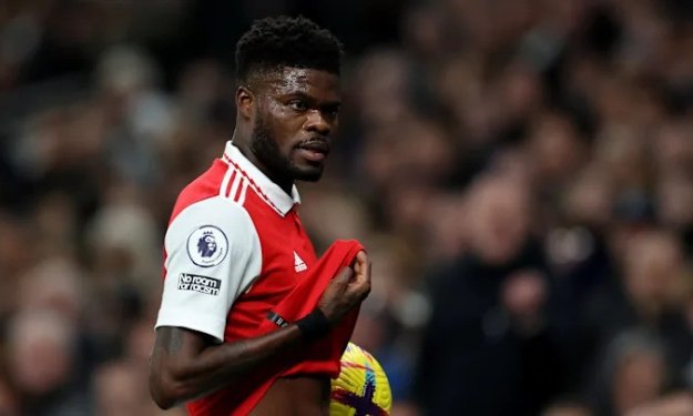Inculpé pour viols et agression sexuelle, Thomas Partey libéré sous caution