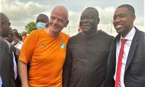 Infantino et Ouattara : Après l’hommage, les retrouvailles chargées d’émotion