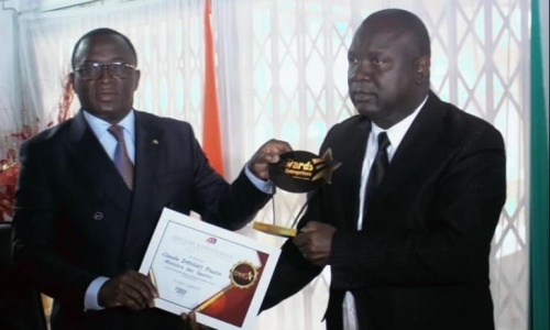 Infrastructures : Le Ministre des Sports reçoit un prix spécial