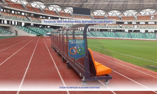 Installation des abris de touche, la réhabilitation de la pelouse, … les images du renouveau du stade Ebimpé