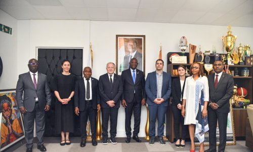 Jean-Michel Aulas reçu en audience par le Ministre Adjé Silas Metch