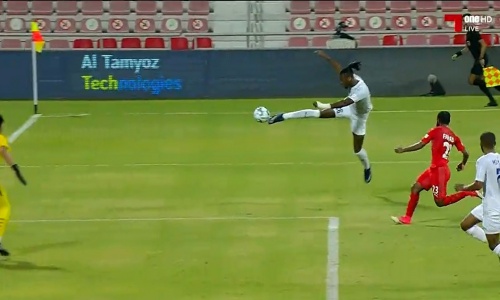 Jonathan Kodjia inscrit un sublime but (vidéo)