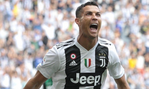 Juve : Cristiano Ronaldo signe un doublé et atteint les 400 buts en championnat