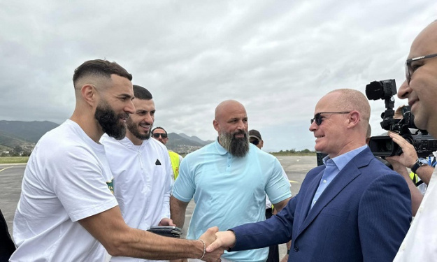 Karim Benzema débarque en Algérie pour la première fois