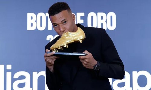 Real : Kylian Mbappé reçoit le premier Soulier d’Or de sa carrière