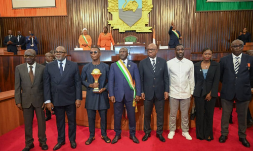 L’hémicycle a reçu le trophée de la CAN
