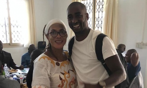 L’hommage émouvant de Copa Barry à la mère de Drogba