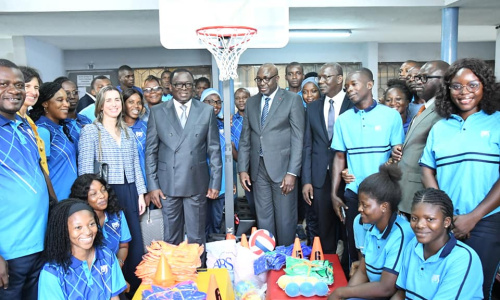 L’INJS bénéficie d’un important don en équipements sportifs et informatiques du MCA