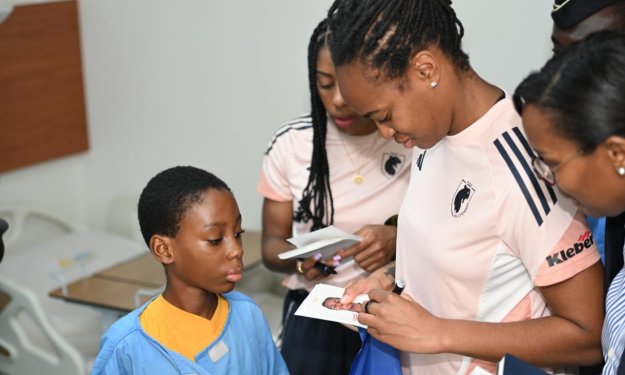 L’OL Lyonnes a visité l'Hôpital Mère Enfant Dominique Ouattara de Bingerville